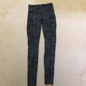 Lululemon fast and free tight camo sz4
